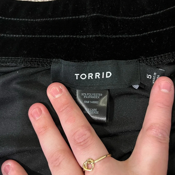 Torrid Pull On Relaxed Taper Velvet High Rise Pants - Picture 3 of 4